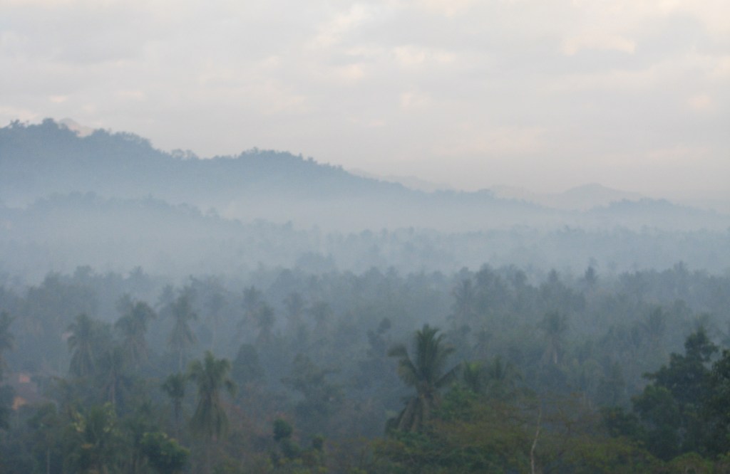Amanecer - vista desde el templo de Borobudur